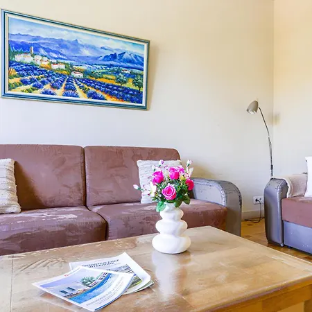 Le Victor Hugo By Interhome